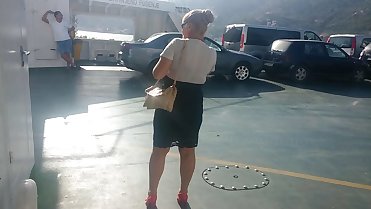 Amateur mom on ship